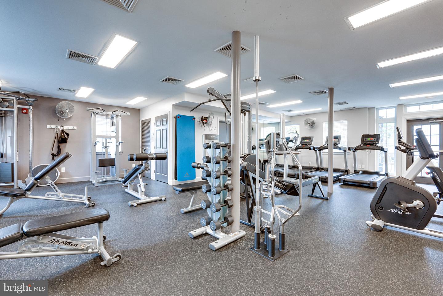 4065 S FOUR MILE RUN DR #303, ARLINGTON, Virginia 22204, 1 Bedroom Bedrooms, ,1 BathroomBathrooms,Residential,For sale,4065 S FOUR MILE RUN DR #303,VAAR2067714 MLS # VAAR2067714