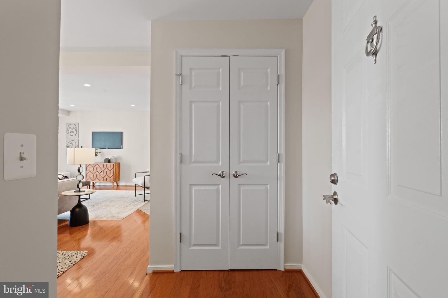 4065 S FOUR MILE RUN DR #303, ARLINGTON, Virginia 22204, 1 Bedroom Bedrooms, ,1 BathroomBathrooms,Residential,For sale,4065 S FOUR MILE RUN DR #303,VAAR2067714 MLS # VAAR2067714