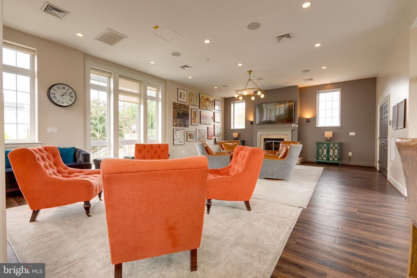 4065 S FOUR MILE RUN DR #303, ARLINGTON, Virginia 22204, 1 Bedroom Bedrooms, ,1 BathroomBathrooms,Residential,For sale,4065 S FOUR MILE RUN DR #303,VAAR2067714 MLS # VAAR2067714