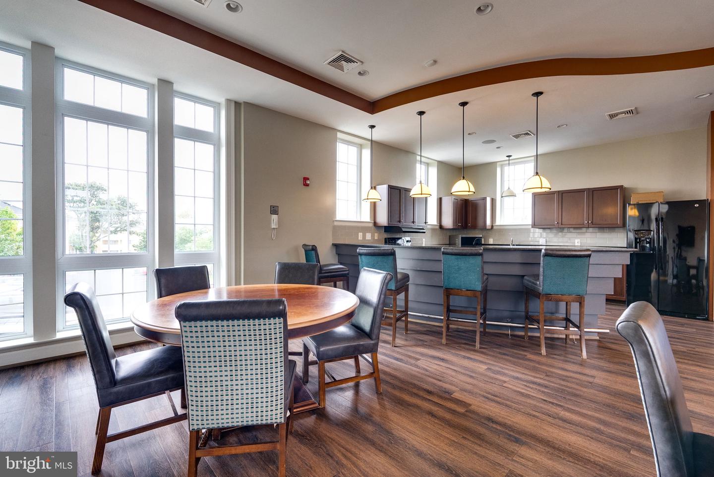 4065 S FOUR MILE RUN DR #303, ARLINGTON, Virginia 22204, 1 Bedroom Bedrooms, ,1 BathroomBathrooms,Residential,For sale,4065 S FOUR MILE RUN DR #303,VAAR2067714 MLS # VAAR2067714