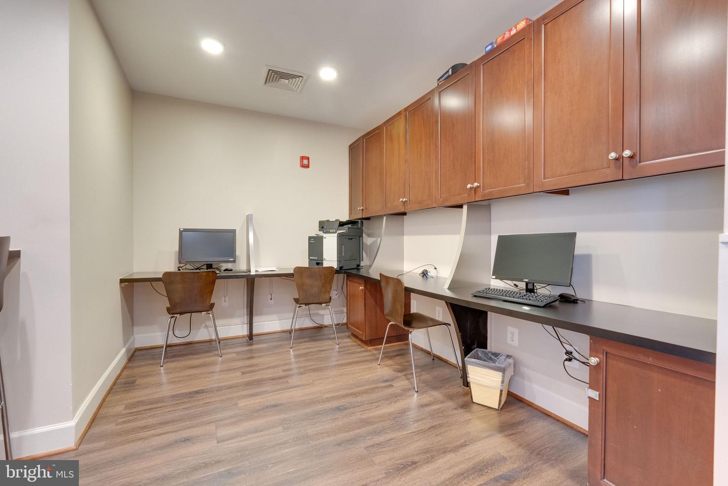 4065 S FOUR MILE RUN DR #303, ARLINGTON, Virginia 22204, 1 Bedroom Bedrooms, ,1 BathroomBathrooms,Residential,For sale,4065 S FOUR MILE RUN DR #303,VAAR2067714 MLS # VAAR2067714