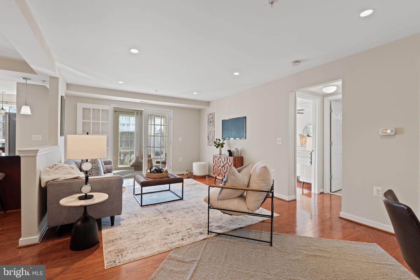 4065 S FOUR MILE RUN DR #303, ARLINGTON, Virginia 22204, 1 Bedroom Bedrooms, ,1 BathroomBathrooms,Residential,For sale,4065 S FOUR MILE RUN DR #303,VAAR2067714 MLS # VAAR2067714