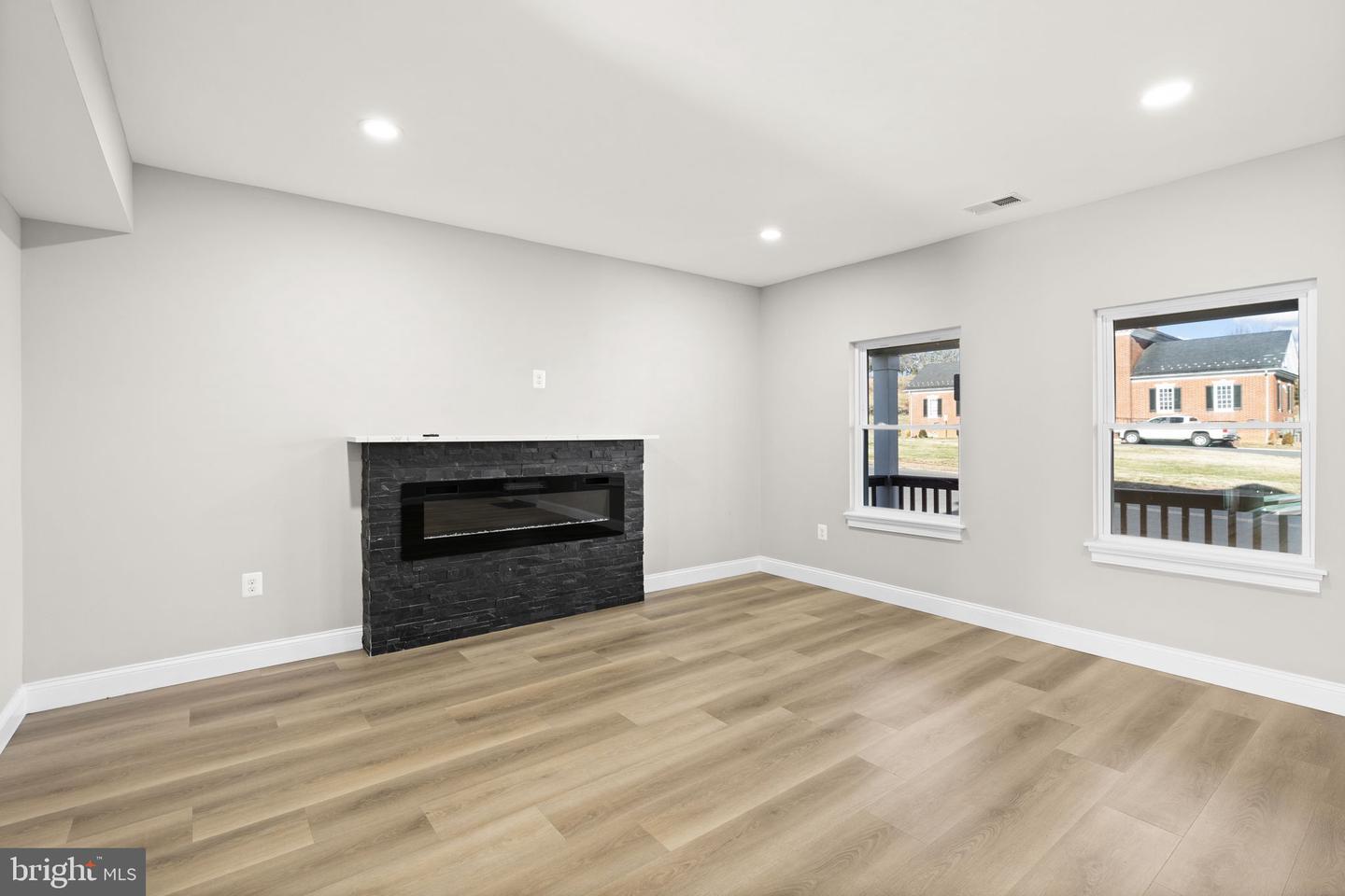 1008 LAFAYETTE BLVD, FREDERICKSBURG, Virginia 22401, 3 Bedrooms Bedrooms, 8 Rooms Rooms,2 BathroomsBathrooms,Residential,For sale,1008 LAFAYETTE BLVD,VAFB2009520 MLS # VAFB2009520