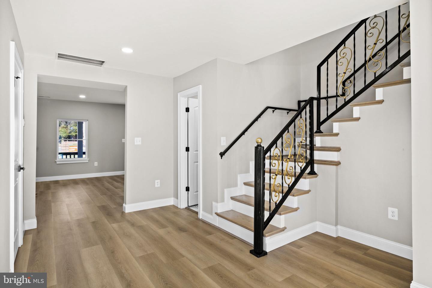 1008 LAFAYETTE BLVD, FREDERICKSBURG, Virginia 22401, 3 Bedrooms Bedrooms, 8 Rooms Rooms,2 BathroomsBathrooms,Residential,For sale,1008 LAFAYETTE BLVD,VAFB2009520 MLS # VAFB2009520