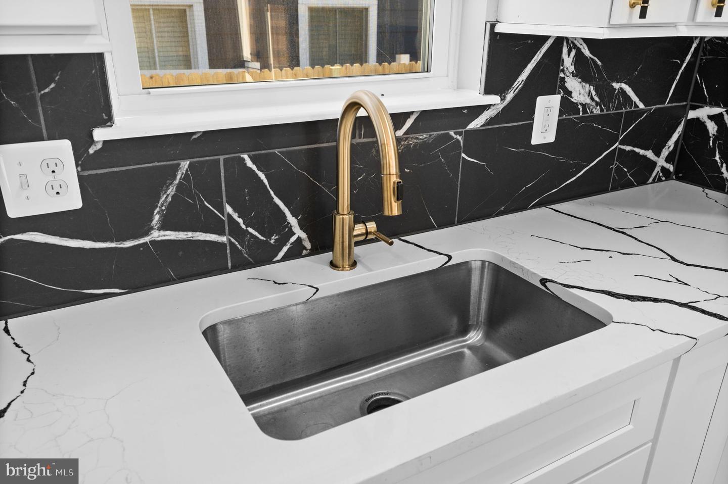 1008 LAFAYETTE BLVD, FREDERICKSBURG, Virginia 22401, 3 Bedrooms Bedrooms, 8 Rooms Rooms,2 BathroomsBathrooms,Residential,For sale,1008 LAFAYETTE BLVD,VAFB2009520 MLS # VAFB2009520