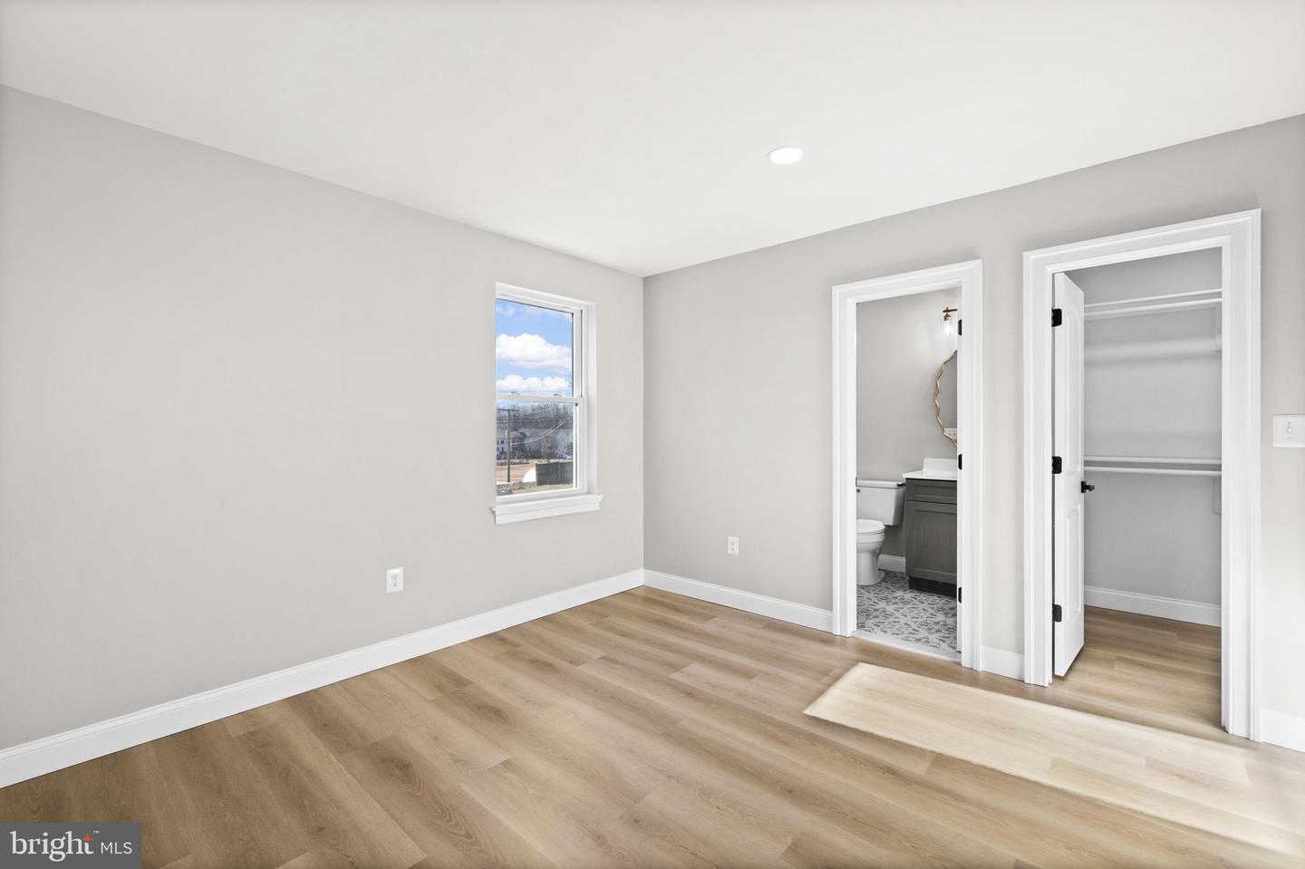 1008 LAFAYETTE BLVD, FREDERICKSBURG, Virginia 22401, 3 Bedrooms Bedrooms, 8 Rooms Rooms,2 BathroomsBathrooms,Residential,For sale,1008 LAFAYETTE BLVD,VAFB2009520 MLS # VAFB2009520