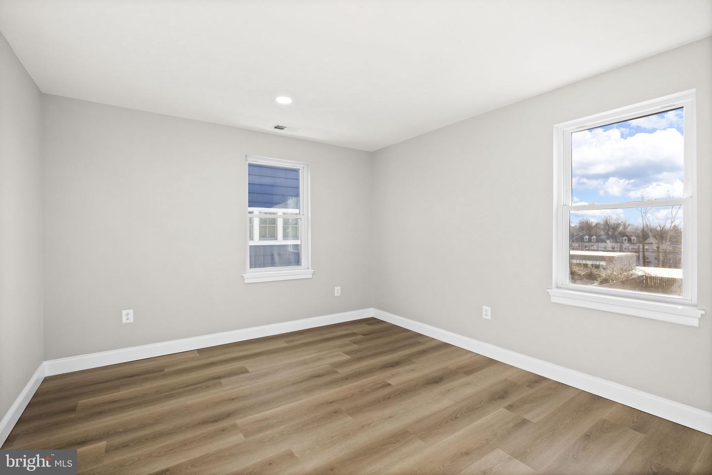 1008 LAFAYETTE BLVD, FREDERICKSBURG, Virginia 22401, 3 Bedrooms Bedrooms, 8 Rooms Rooms,2 BathroomsBathrooms,Residential,For sale,1008 LAFAYETTE BLVD,VAFB2009520 MLS # VAFB2009520