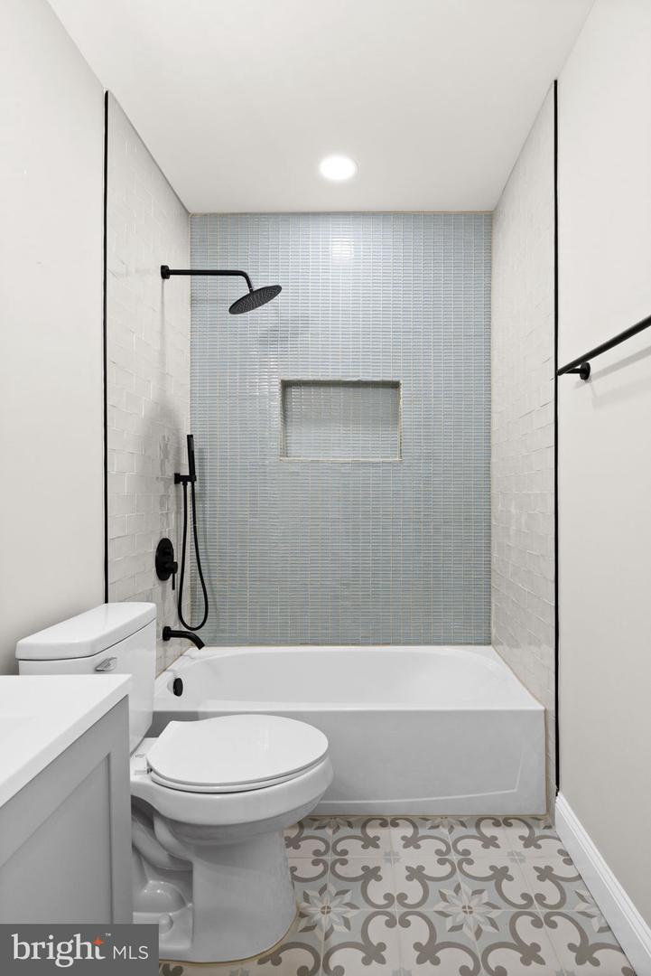 1008 LAFAYETTE BLVD, FREDERICKSBURG, Virginia 22401, 3 Bedrooms Bedrooms, 8 Rooms Rooms,2 BathroomsBathrooms,Residential,For sale,1008 LAFAYETTE BLVD,VAFB2009520 MLS # VAFB2009520