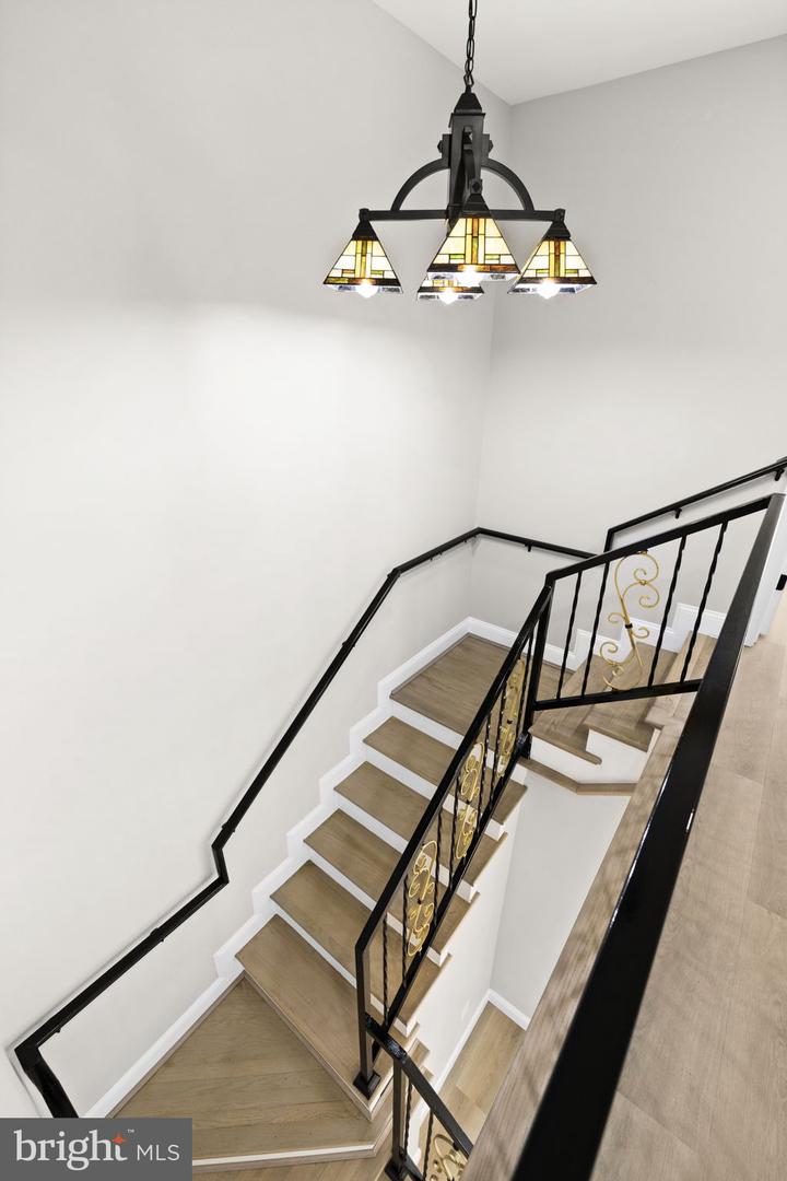 1008 LAFAYETTE BLVD, FREDERICKSBURG, Virginia 22401, 3 Bedrooms Bedrooms, 8 Rooms Rooms,2 BathroomsBathrooms,Residential,For sale,1008 LAFAYETTE BLVD,VAFB2009520 MLS # VAFB2009520