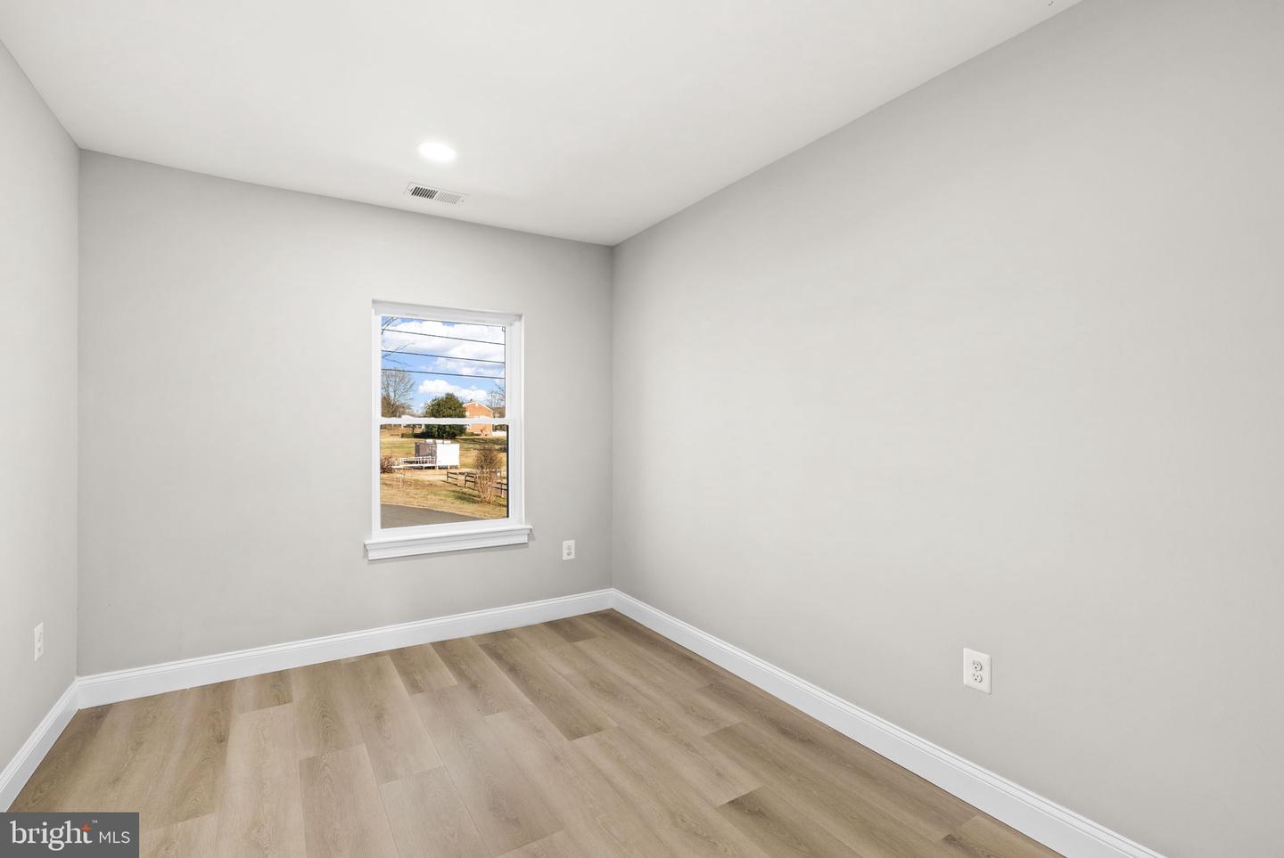 1008 LAFAYETTE BLVD, FREDERICKSBURG, Virginia 22401, 3 Bedrooms Bedrooms, 8 Rooms Rooms,2 BathroomsBathrooms,Residential,For sale,1008 LAFAYETTE BLVD,VAFB2009520 MLS # VAFB2009520