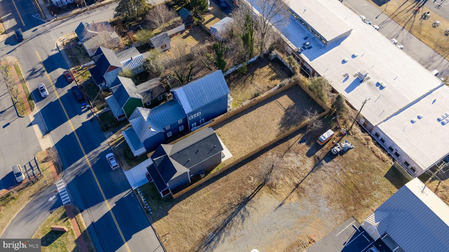 1008 LAFAYETTE BLVD, FREDERICKSBURG, Virginia 22401, 3 Bedrooms Bedrooms, 8 Rooms Rooms,2 BathroomsBathrooms,Residential,For sale,1008 LAFAYETTE BLVD,VAFB2009520 MLS # VAFB2009520