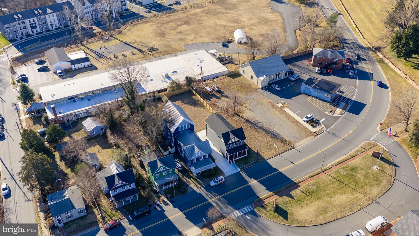 1008 LAFAYETTE BLVD, FREDERICKSBURG, Virginia 22401, 3 Bedrooms Bedrooms, 8 Rooms Rooms,2 BathroomsBathrooms,Residential,For sale,1008 LAFAYETTE BLVD,VAFB2009520 MLS # VAFB2009520