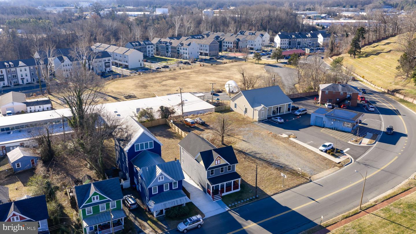 1008 LAFAYETTE BLVD, FREDERICKSBURG, Virginia 22401, 3 Bedrooms Bedrooms, 8 Rooms Rooms,2 BathroomsBathrooms,Residential,For sale,1008 LAFAYETTE BLVD,VAFB2009520 MLS # VAFB2009520