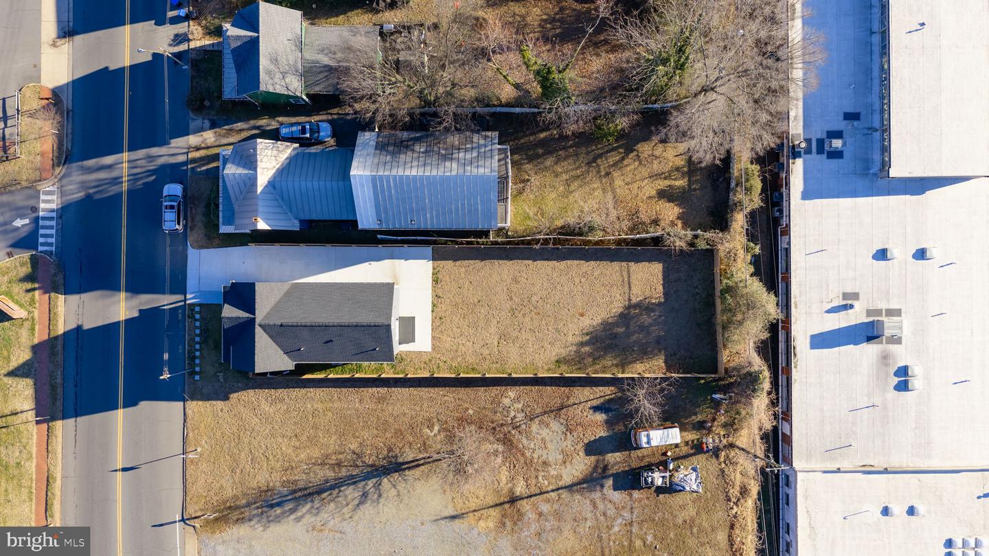 1008 LAFAYETTE BLVD, FREDERICKSBURG, Virginia 22401, 3 Bedrooms Bedrooms, 8 Rooms Rooms,2 BathroomsBathrooms,Residential,For sale,1008 LAFAYETTE BLVD,VAFB2009520 MLS # VAFB2009520