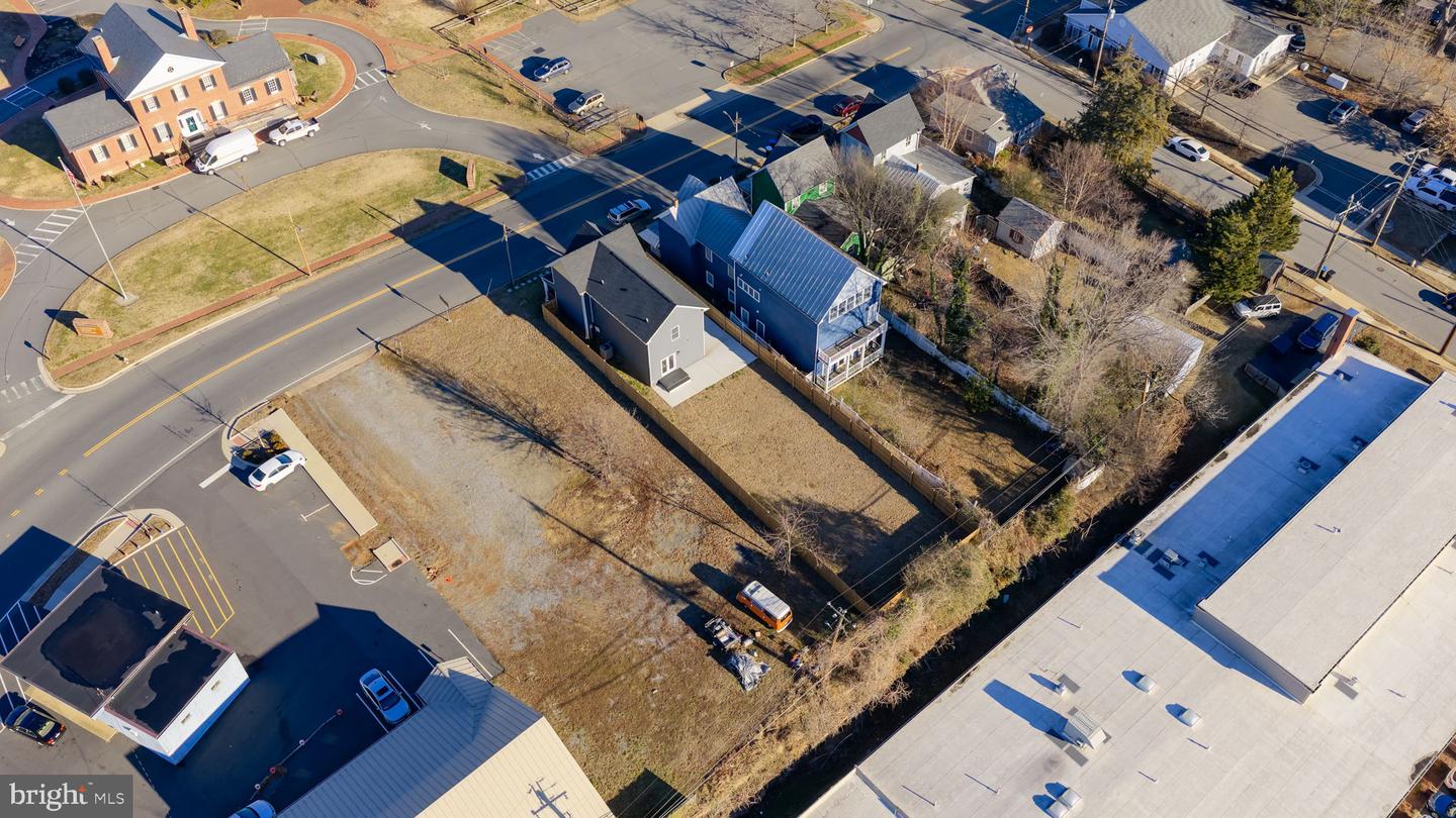 1008 LAFAYETTE BLVD, FREDERICKSBURG, Virginia 22401, 3 Bedrooms Bedrooms, 8 Rooms Rooms,2 BathroomsBathrooms,Residential,For sale,1008 LAFAYETTE BLVD,VAFB2009520 MLS # VAFB2009520