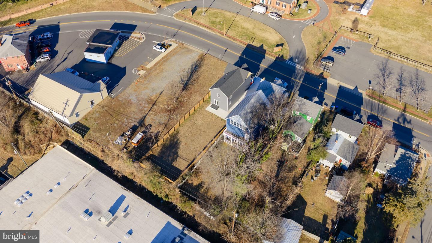 1008 LAFAYETTE BLVD, FREDERICKSBURG, Virginia 22401, 3 Bedrooms Bedrooms, 8 Rooms Rooms,2 BathroomsBathrooms,Residential,For sale,1008 LAFAYETTE BLVD,VAFB2009520 MLS # VAFB2009520