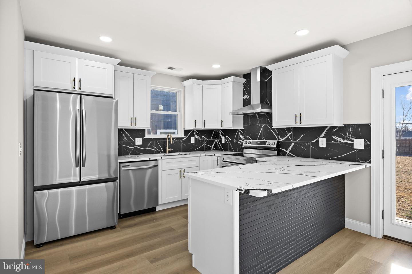 1008 LAFAYETTE BLVD, FREDERICKSBURG, Virginia 22401, 3 Bedrooms Bedrooms, 8 Rooms Rooms,2 BathroomsBathrooms,Residential,For sale,1008 LAFAYETTE BLVD,VAFB2009520 MLS # VAFB2009520