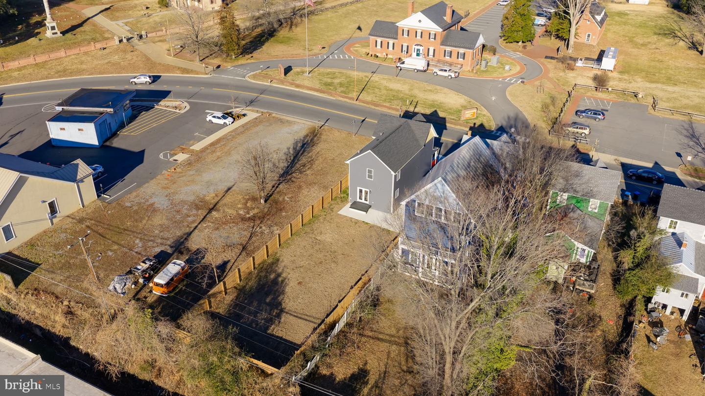 1008 LAFAYETTE BLVD, FREDERICKSBURG, Virginia 22401, 3 Bedrooms Bedrooms, 8 Rooms Rooms,2 BathroomsBathrooms,Residential,For sale,1008 LAFAYETTE BLVD,VAFB2009520 MLS # VAFB2009520