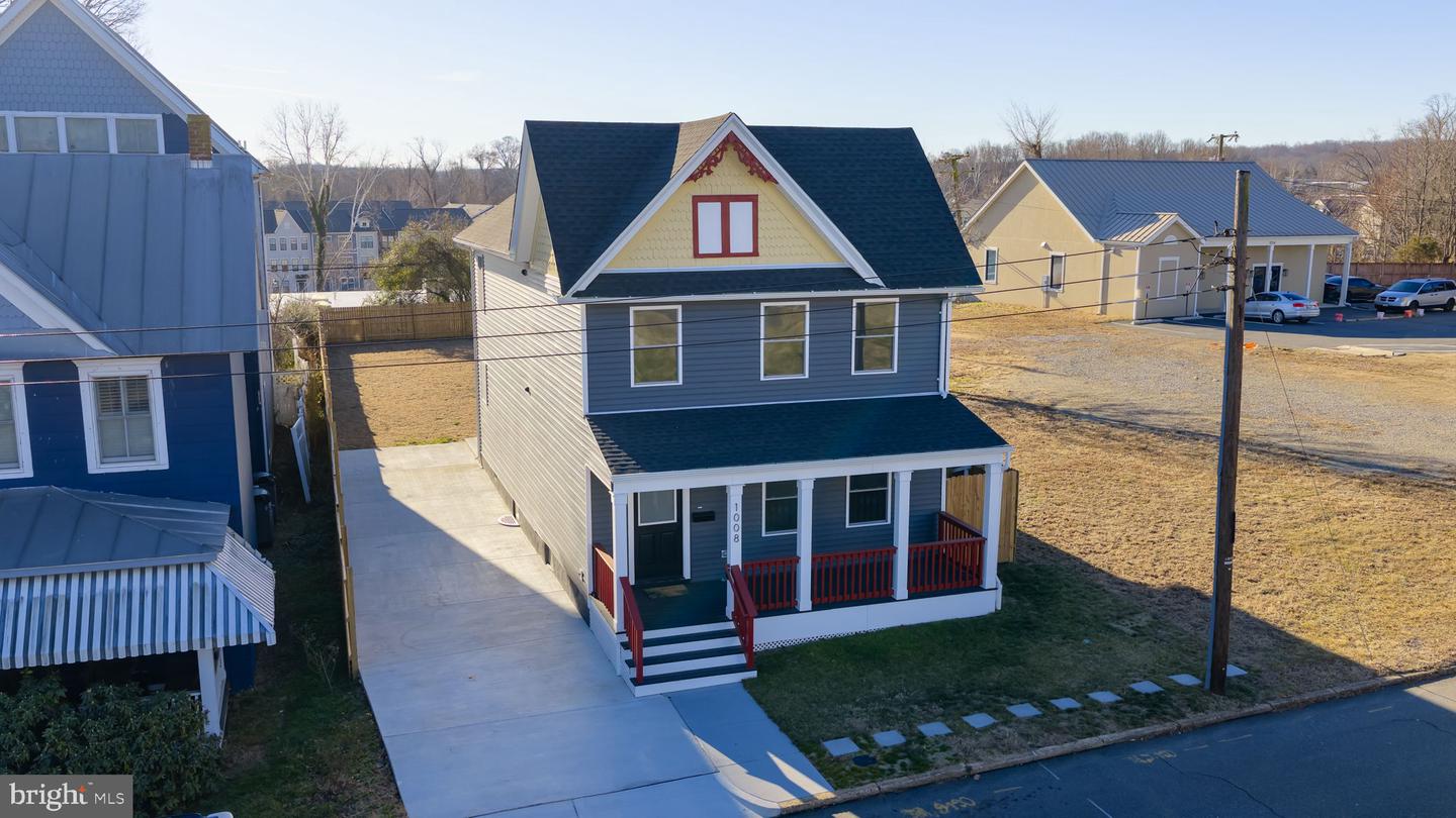 1008 LAFAYETTE BLVD, FREDERICKSBURG, Virginia 22401, 3 Bedrooms Bedrooms, 8 Rooms Rooms,2 BathroomsBathrooms,Residential,For sale,1008 LAFAYETTE BLVD,VAFB2009520 MLS # VAFB2009520