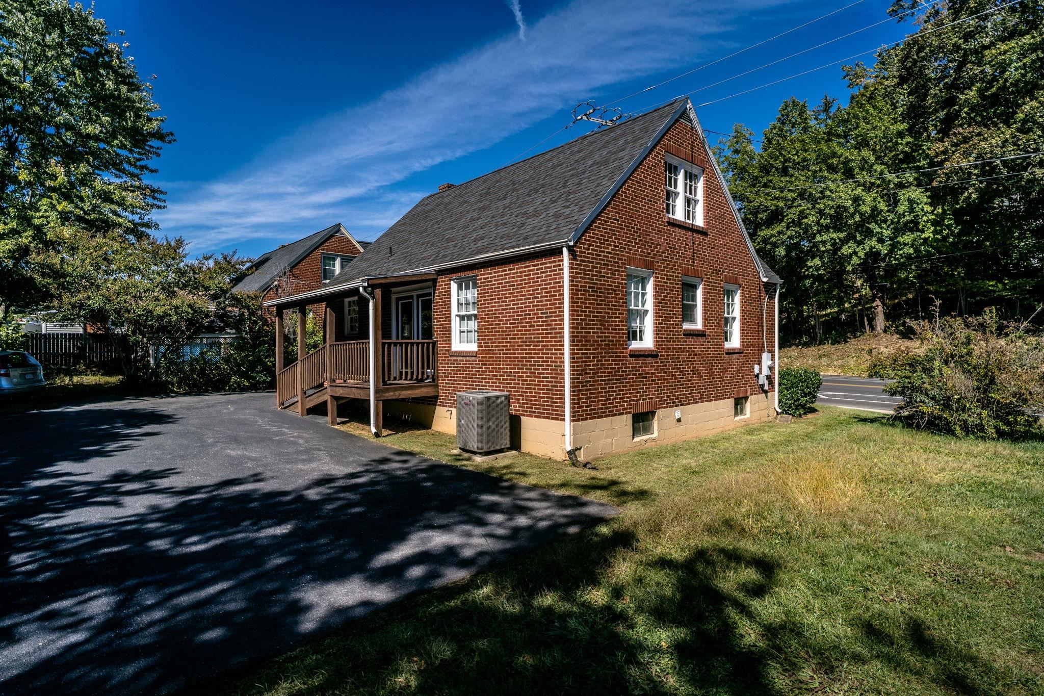 1110 CHURCHVILLE AVE, STAUNTON, Virginia 24401, ,Commercial,1110 CHURCHVILLE AVE,672440 MLS # 672440