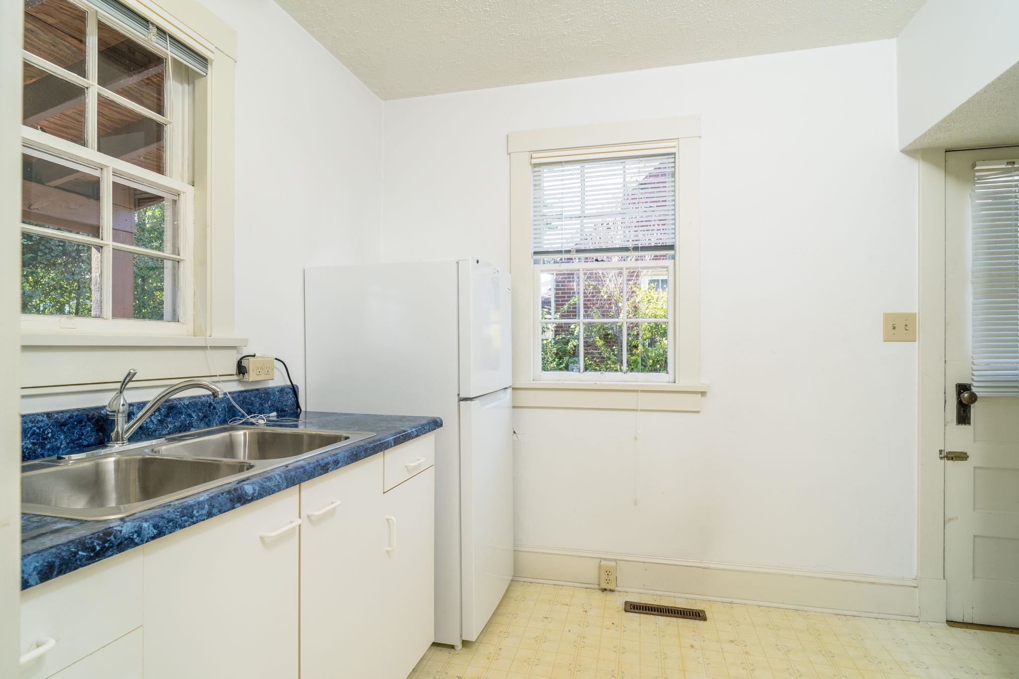 1110 CHURCHVILLE AVE, STAUNTON, Virginia 24401, ,Commercial,1110 CHURCHVILLE AVE,672440 MLS # 672440