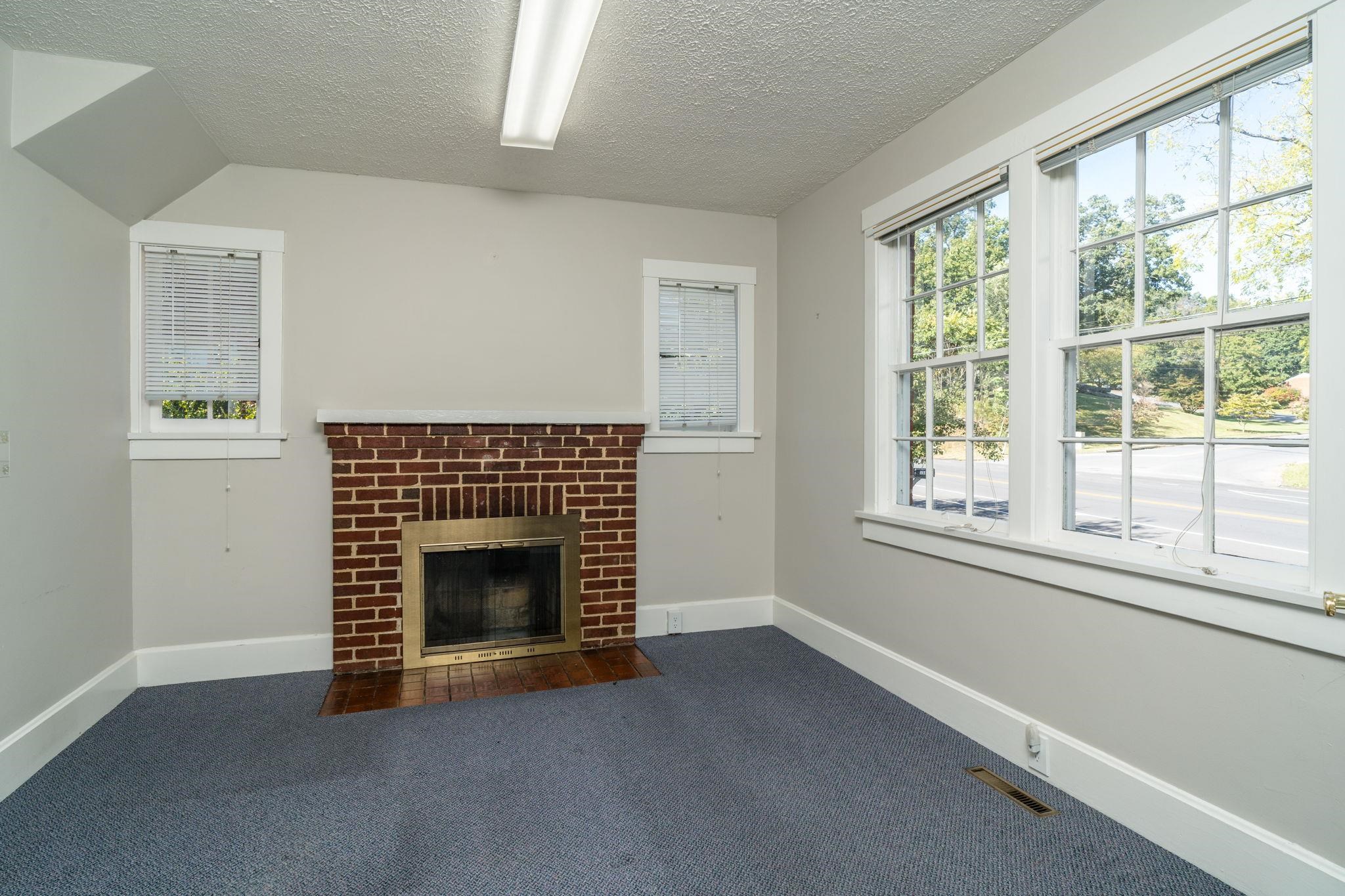 1110 CHURCHVILLE AVE, STAUNTON, Virginia 24401, ,Commercial,1110 CHURCHVILLE AVE,672440 MLS # 672440