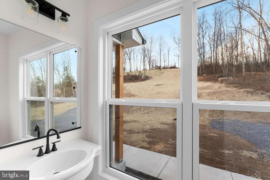 1086 REYNOLDS ROAD, CROSS JUNCTION, Virginia 22625, 4 Bedrooms Bedrooms, ,2 BathroomsBathrooms,Residential,For sale,1086 REYNOLDS ROAD,VAFV2036552 MLS # VAFV2036552