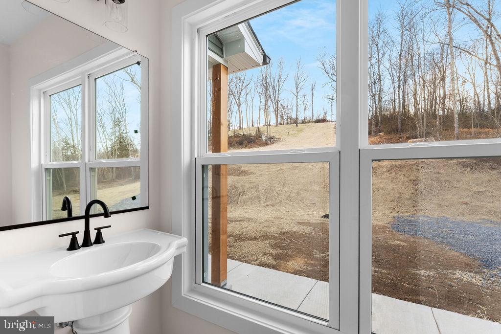 1086 REYNOLDS ROAD, CROSS JUNCTION, Virginia 22625, 4 Bedrooms Bedrooms, ,2 BathroomsBathrooms,Residential,For sale,1086 REYNOLDS ROAD,VAFV2036552 MLS # VAFV2036552