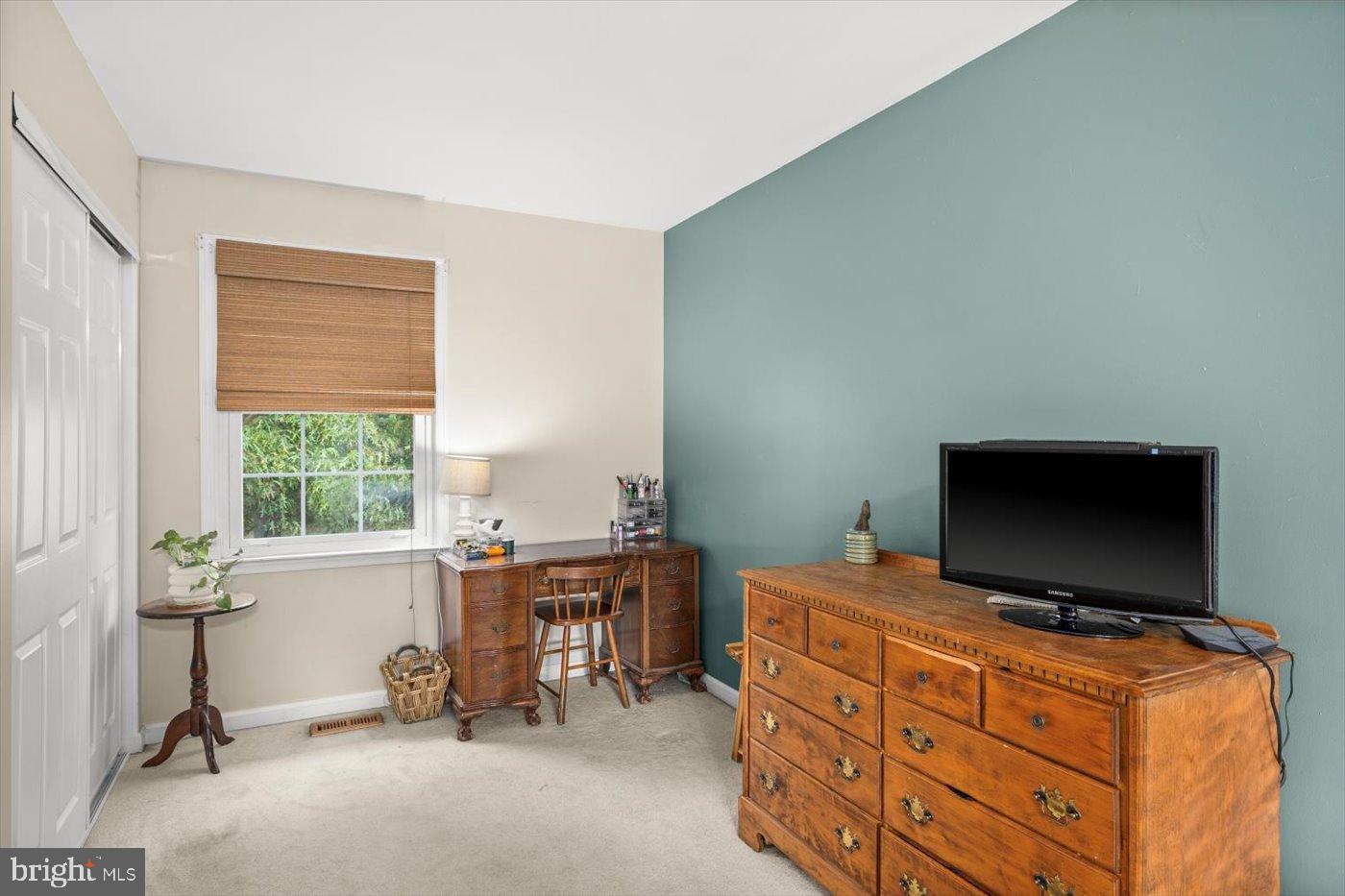 621 HOLLY CORNER RD, FREDERICKSBURG, Virginia 22406, 3 Bedrooms Bedrooms, 5 Rooms Rooms,2 BathroomsBathrooms,Residential,For sale,621 HOLLY CORNER RD,VAST2043240 MLS # VAST2043240