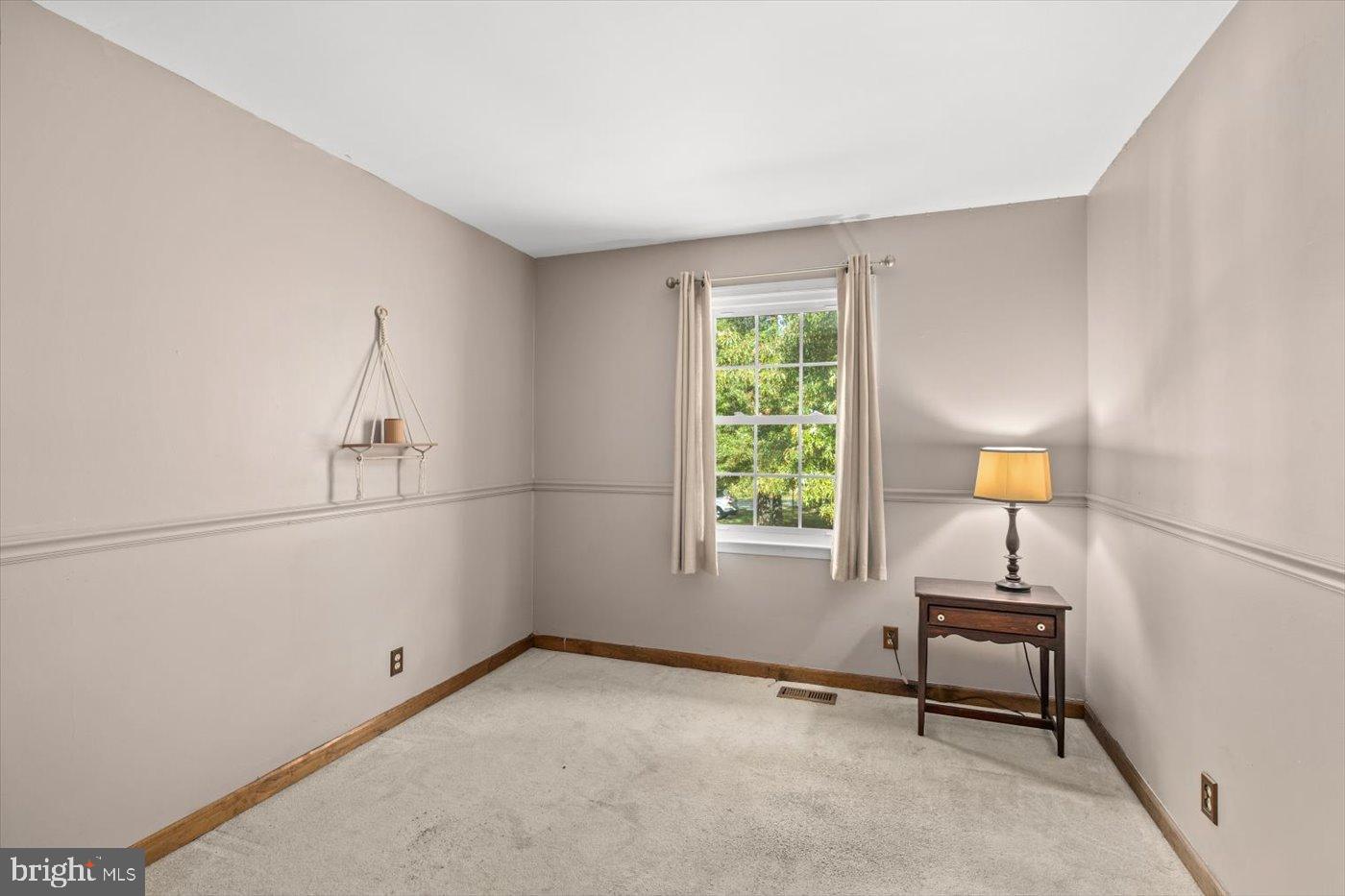 621 HOLLY CORNER RD, FREDERICKSBURG, Virginia 22406, 3 Bedrooms Bedrooms, 5 Rooms Rooms,2 BathroomsBathrooms,Residential,For sale,621 HOLLY CORNER RD,VAST2043240 MLS # VAST2043240