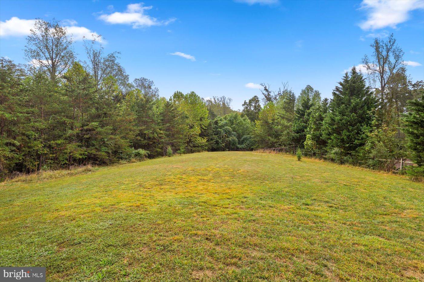 621 HOLLY CORNER RD, FREDERICKSBURG, Virginia 22406, 3 Bedrooms Bedrooms, 5 Rooms Rooms,2 BathroomsBathrooms,Residential,For sale,621 HOLLY CORNER RD,VAST2043240 MLS # VAST2043240