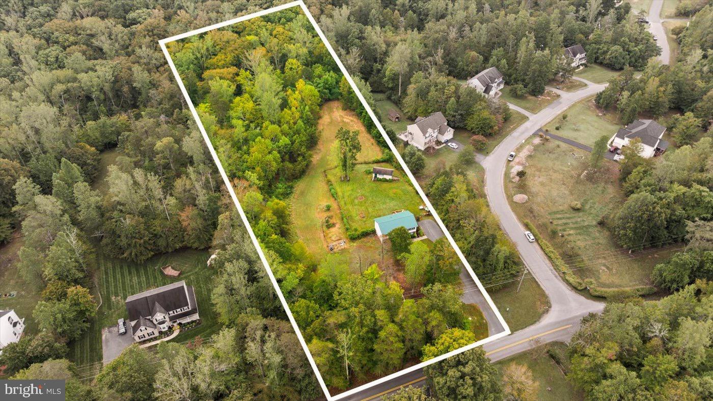 621 HOLLY CORNER RD, FREDERICKSBURG, Virginia 22406, 3 Bedrooms Bedrooms, 5 Rooms Rooms,2 BathroomsBathrooms,Residential,For sale,621 HOLLY CORNER RD,VAST2043240 MLS # VAST2043240