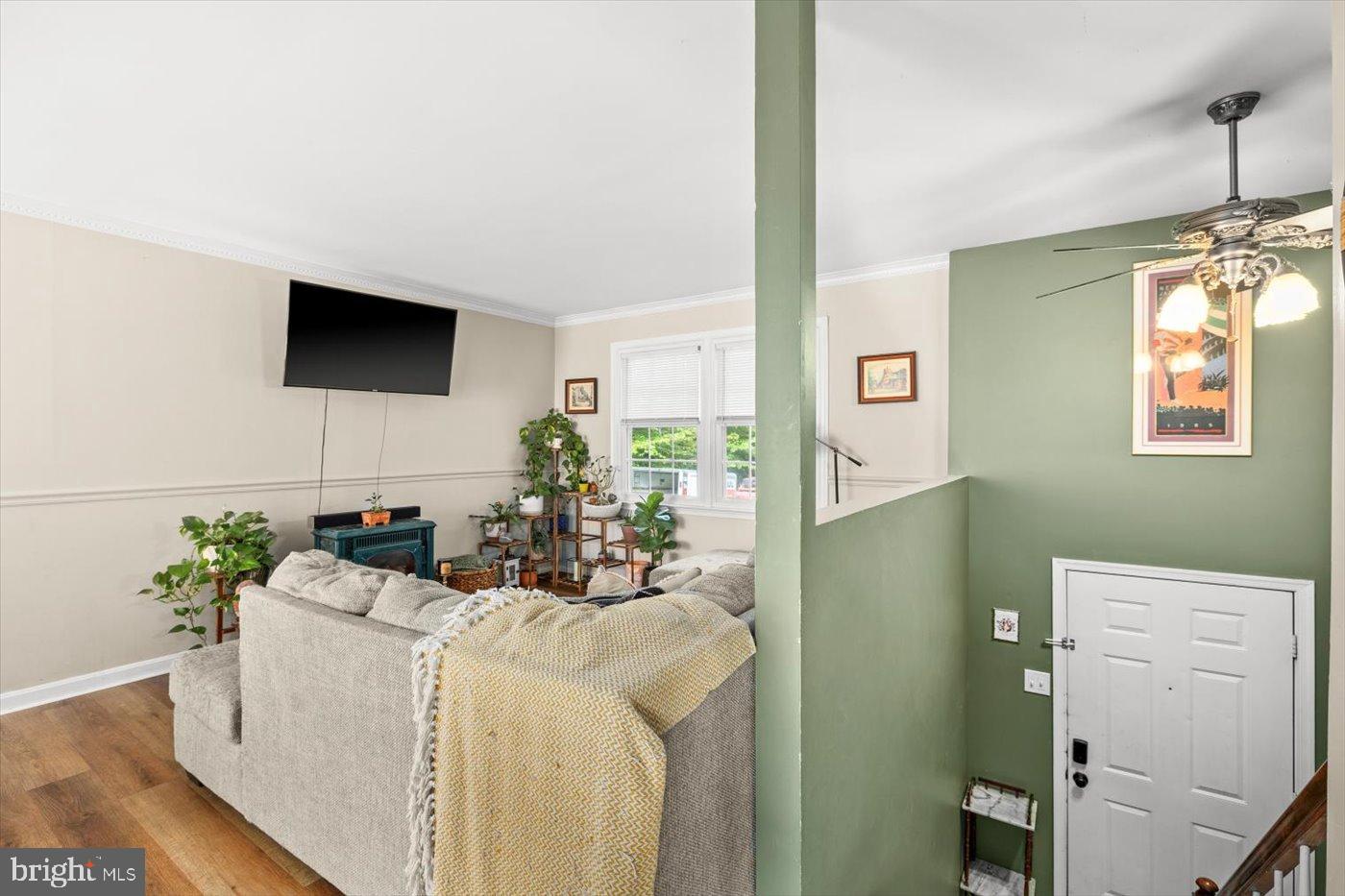 621 HOLLY CORNER RD, FREDERICKSBURG, Virginia 22406, 3 Bedrooms Bedrooms, 5 Rooms Rooms,2 BathroomsBathrooms,Residential,For sale,621 HOLLY CORNER RD,VAST2043240 MLS # VAST2043240