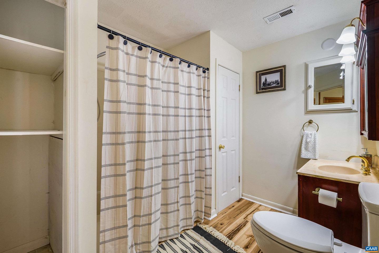 16831 RUNIONS CREEK RD, BROADWAY, Virginia 22815, 2 Bedrooms Bedrooms, ,1 BathroomBathrooms,Residential,For sale,16831 RUNIONS CREEK RD,670509 MLS # 670509