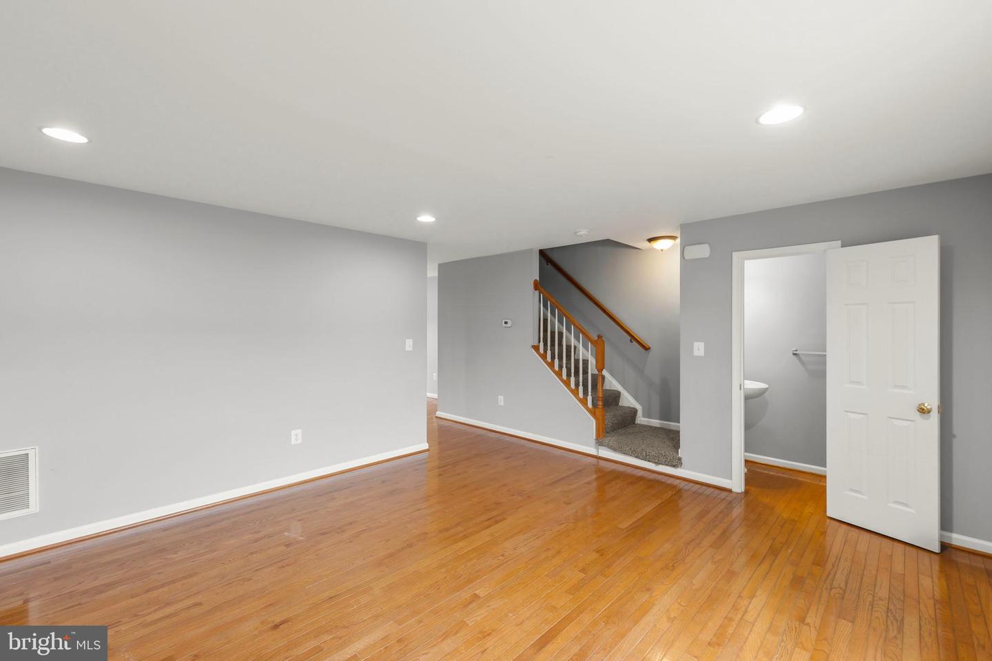 207 EASTSIDE, WINCHESTER, Virginia 22602, 4 Bedrooms Bedrooms, ,3 BathroomsBathrooms,Residential,For sale,207 EASTSIDE,VAFV2037926 MLS # VAFV2037926 207 EASTSIDE, WINCHESTER, Virginia 22602, 4 Bedrooms Bedrooms, ,3 BathroomsBathrooms,Residential,For sale,207 EASTSIDE,VAFV2037926 MLS # VAFV2037926