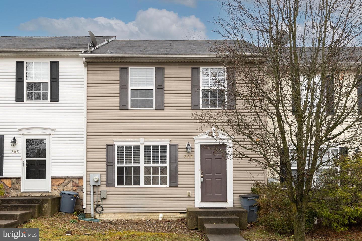 207 EASTSIDE, WINCHESTER, Virginia 22602, 4 Bedrooms Bedrooms, ,3 BathroomsBathrooms,Residential,For sale,207 EASTSIDE,VAFV2037926 MLS # VAFV2037926 207 EASTSIDE, WINCHESTER, Virginia 22602, 4 Bedrooms Bedrooms, ,3 BathroomsBathrooms,Residential,For sale,207 EASTSIDE,VAFV2037926 MLS # VAFV2037926