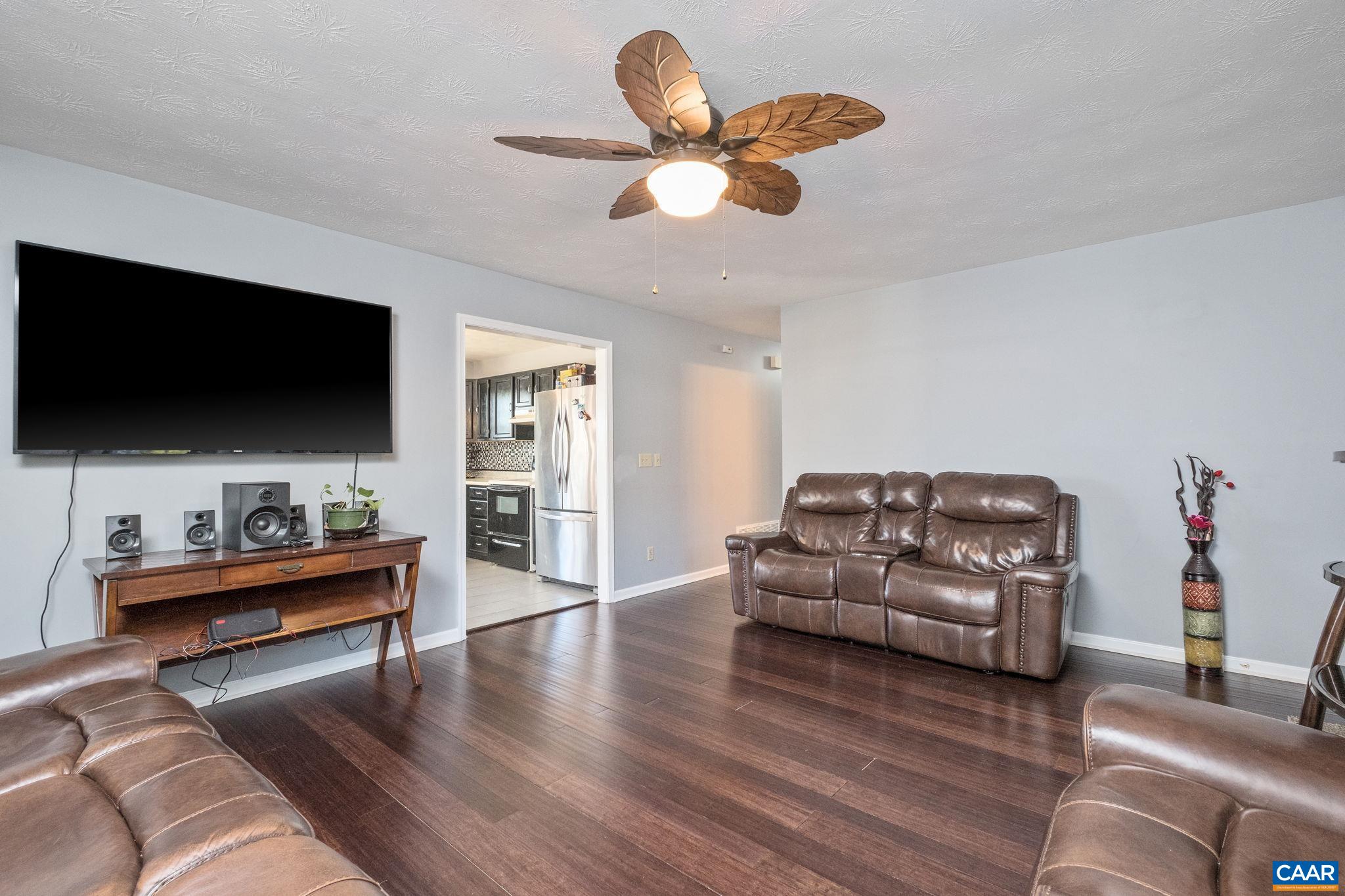 619 ESSEX DR, STAUNTON, Virginia 24401, 3 Bedrooms Bedrooms, ,2 BathroomsBathrooms,Residential,619 ESSEX DR,671771 MLS # 671771