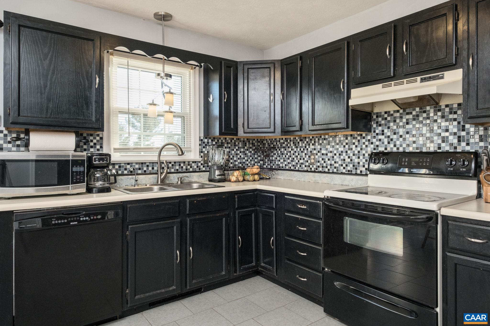 619 ESSEX DR, STAUNTON, Virginia 24401, 3 Bedrooms Bedrooms, ,2 BathroomsBathrooms,Residential,619 ESSEX DR,671771 MLS # 671771