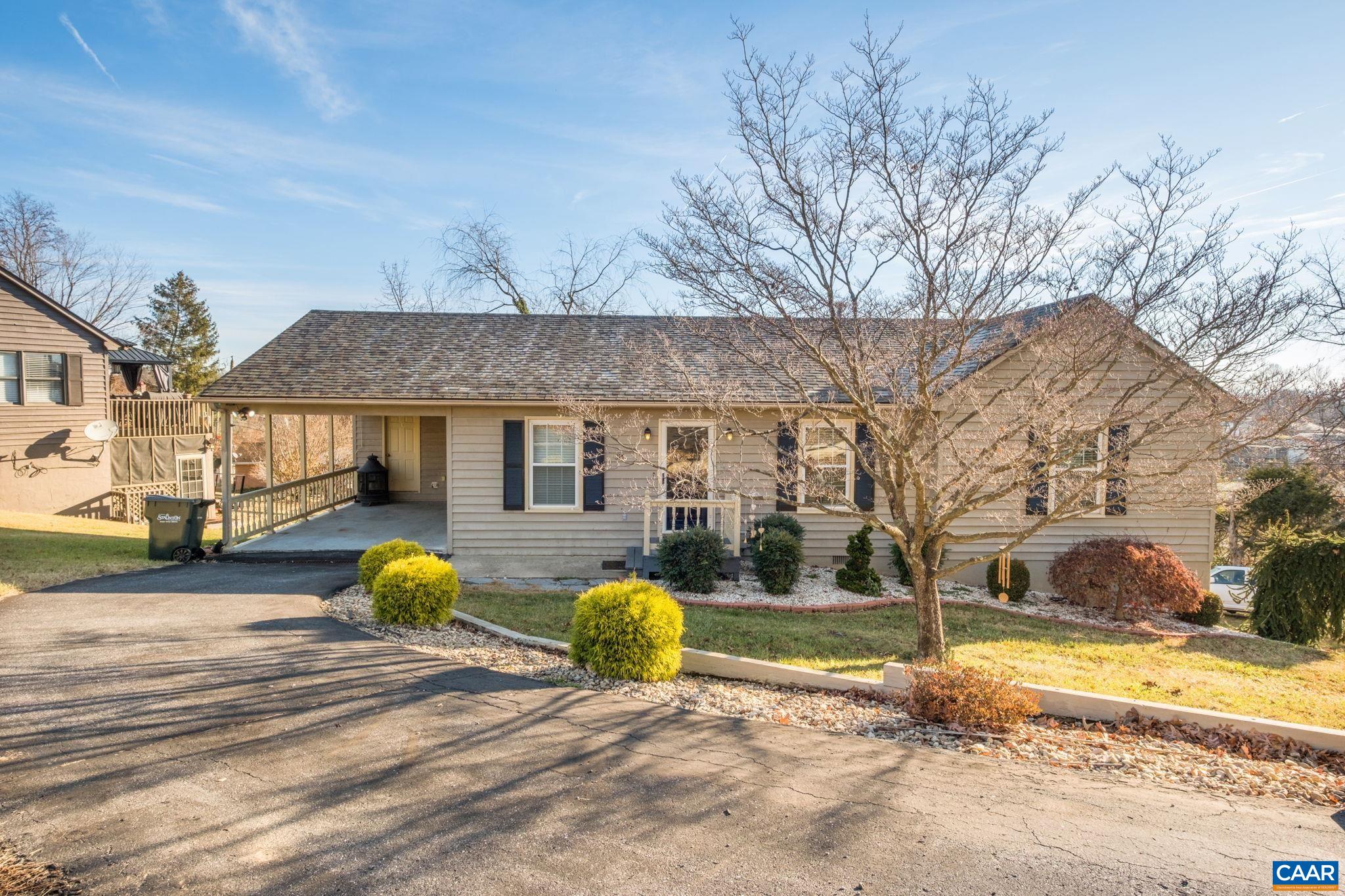 619 ESSEX DR, STAUNTON, Virginia 24401, 3 Bedrooms Bedrooms, ,2 BathroomsBathrooms,Residential,619 ESSEX DR,671771 MLS # 671771