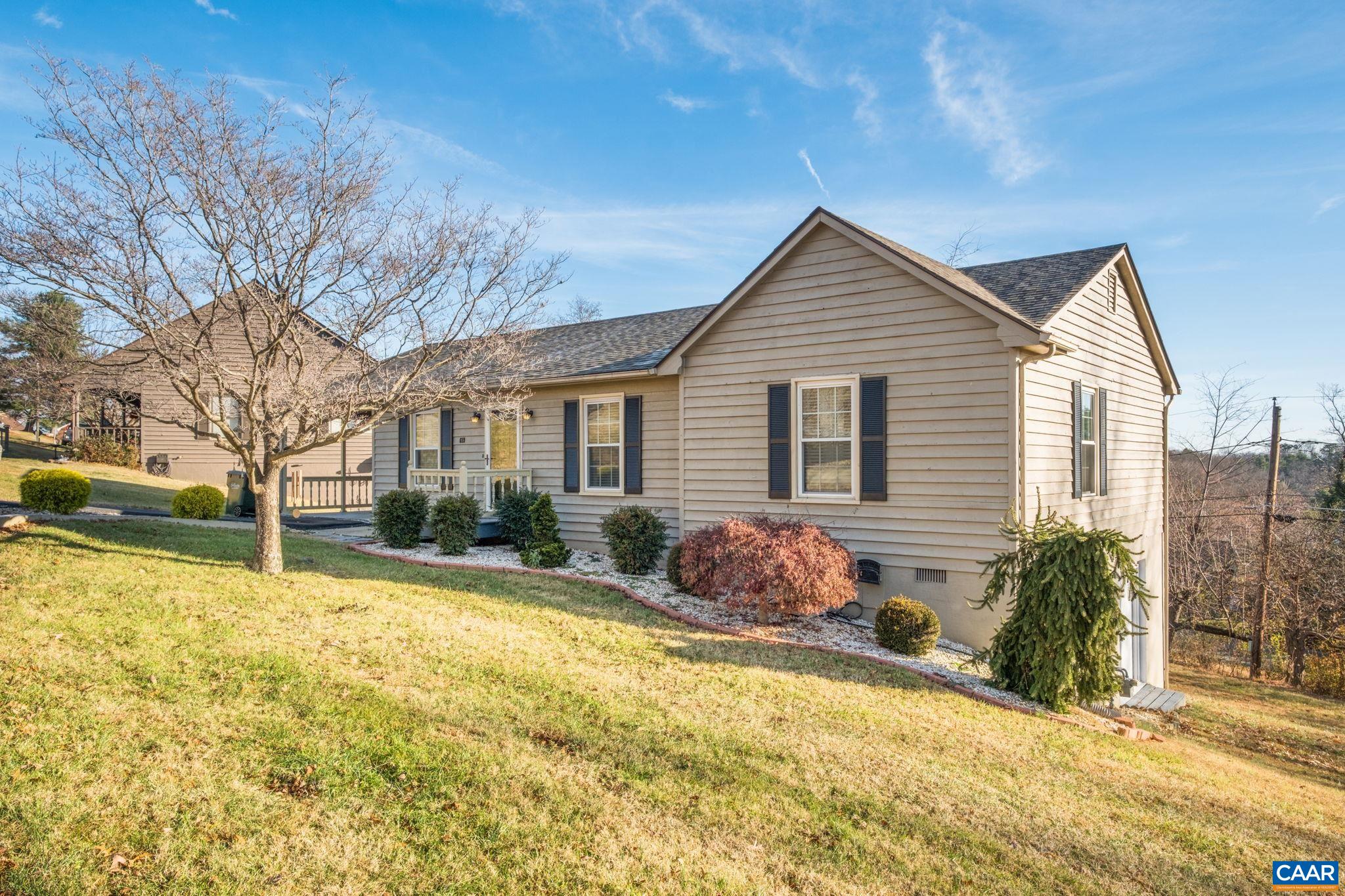 619 ESSEX DR, STAUNTON, Virginia 24401, 3 Bedrooms Bedrooms, ,2 BathroomsBathrooms,Residential,619 ESSEX DR,671771 MLS # 671771