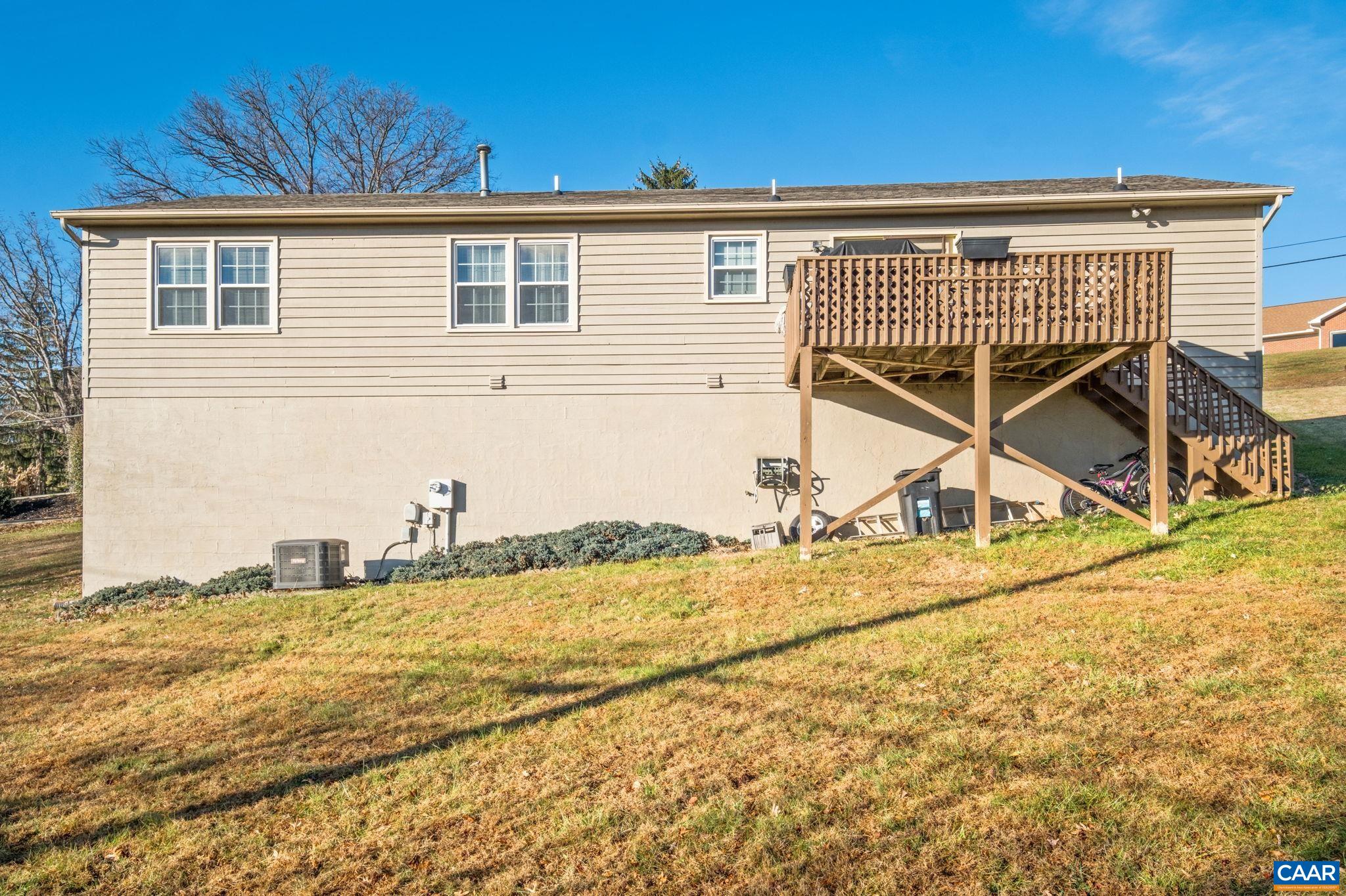 619 ESSEX DR, STAUNTON, Virginia 24401, 3 Bedrooms Bedrooms, ,2 BathroomsBathrooms,Residential,619 ESSEX DR,671771 MLS # 671771