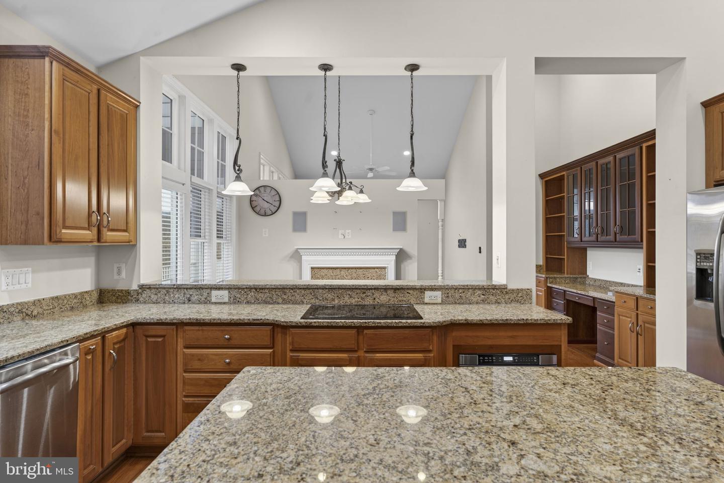 35047 SNICKERSVILLE TPKE, ROUND HILL, Virginia 20141, 4 Bedrooms Bedrooms, ,4 BathroomsBathrooms,Residential,For sale,35047 SNICKERSVILLE TPKE,VALO2111172 MLS # VALO2111172