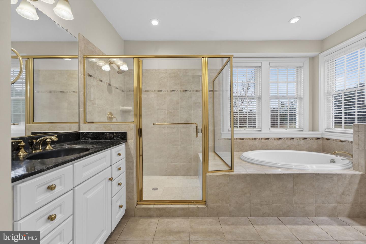 35047 SNICKERSVILLE TPKE, ROUND HILL, Virginia 20141, 4 Bedrooms Bedrooms, ,4 BathroomsBathrooms,Residential,For sale,35047 SNICKERSVILLE TPKE,VALO2111172 MLS # VALO2111172