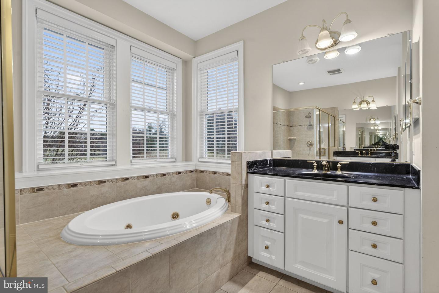 35047 SNICKERSVILLE TPKE, ROUND HILL, Virginia 20141, 4 Bedrooms Bedrooms, ,4 BathroomsBathrooms,Residential,For sale,35047 SNICKERSVILLE TPKE,VALO2111172 MLS # VALO2111172