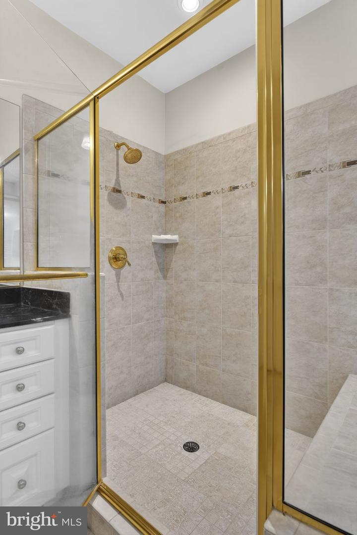 35047 SNICKERSVILLE TPKE, ROUND HILL, Virginia 20141, 4 Bedrooms Bedrooms, ,4 BathroomsBathrooms,Residential,For sale,35047 SNICKERSVILLE TPKE,VALO2111172 MLS # VALO2111172