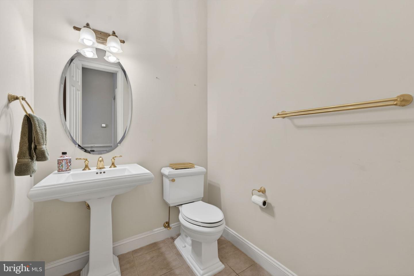 35047 SNICKERSVILLE TPKE, ROUND HILL, Virginia 20141, 4 Bedrooms Bedrooms, ,4 BathroomsBathrooms,Residential,For sale,35047 SNICKERSVILLE TPKE,VALO2111172 MLS # VALO2111172