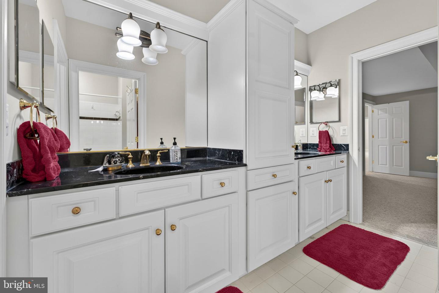 35047 SNICKERSVILLE TPKE, ROUND HILL, Virginia 20141, 4 Bedrooms Bedrooms, ,4 BathroomsBathrooms,Residential,For sale,35047 SNICKERSVILLE TPKE,VALO2111172 MLS # VALO2111172