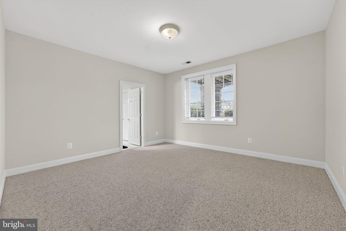 35047 SNICKERSVILLE TPKE, ROUND HILL, Virginia 20141, 4 Bedrooms Bedrooms, ,4 BathroomsBathrooms,Residential,For sale,35047 SNICKERSVILLE TPKE,VALO2111172 MLS # VALO2111172