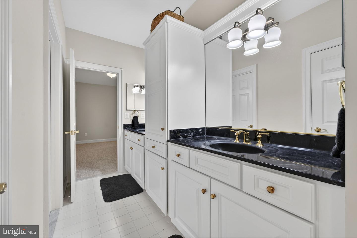 35047 SNICKERSVILLE TPKE, ROUND HILL, Virginia 20141, 4 Bedrooms Bedrooms, ,4 BathroomsBathrooms,Residential,For sale,35047 SNICKERSVILLE TPKE,VALO2111172 MLS # VALO2111172