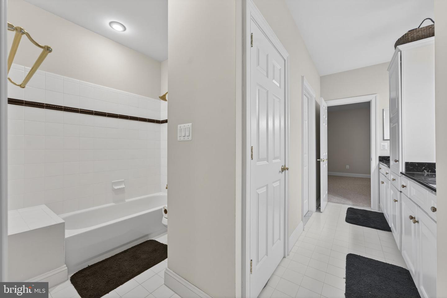 35047 SNICKERSVILLE TPKE, ROUND HILL, Virginia 20141, 4 Bedrooms Bedrooms, ,4 BathroomsBathrooms,Residential,For sale,35047 SNICKERSVILLE TPKE,VALO2111172 MLS # VALO2111172